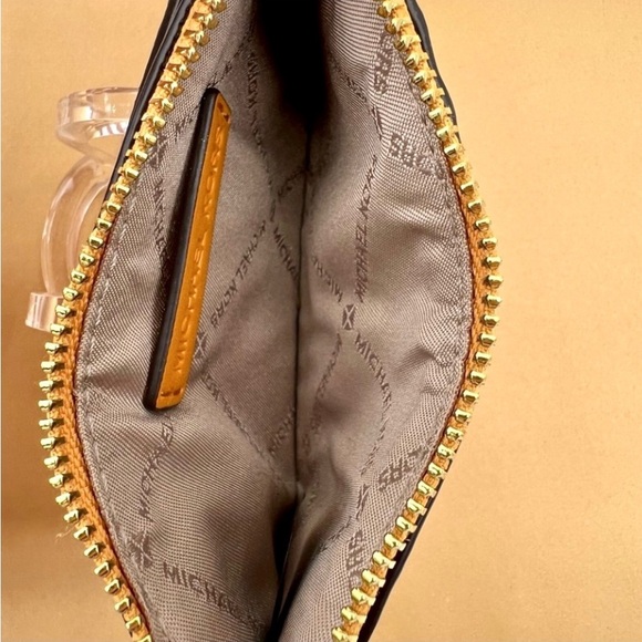 Michael Kors Jet Set
Travel MD TZ
Card Case Wallet - Picture 2 of 5